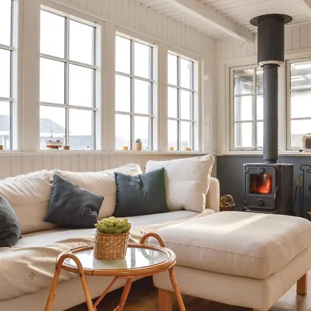 Three-bedroom In Ulfborg